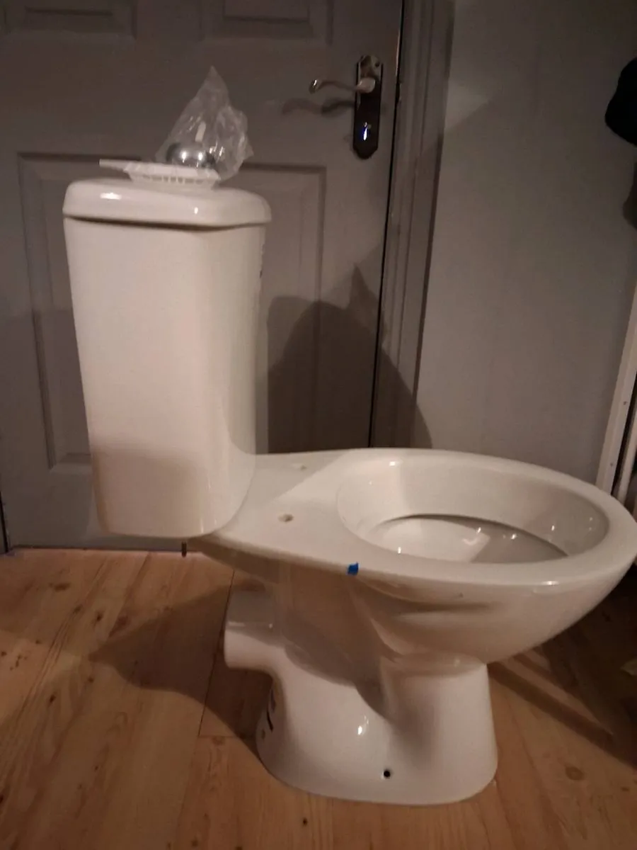 New Toilet, cistern and seat. - Image 3