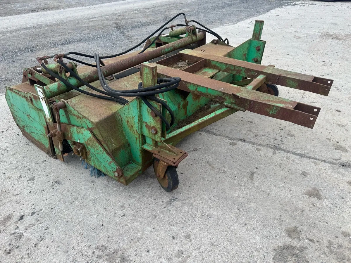 Sweeper collecter €950 can deliver anywhere - Image 1