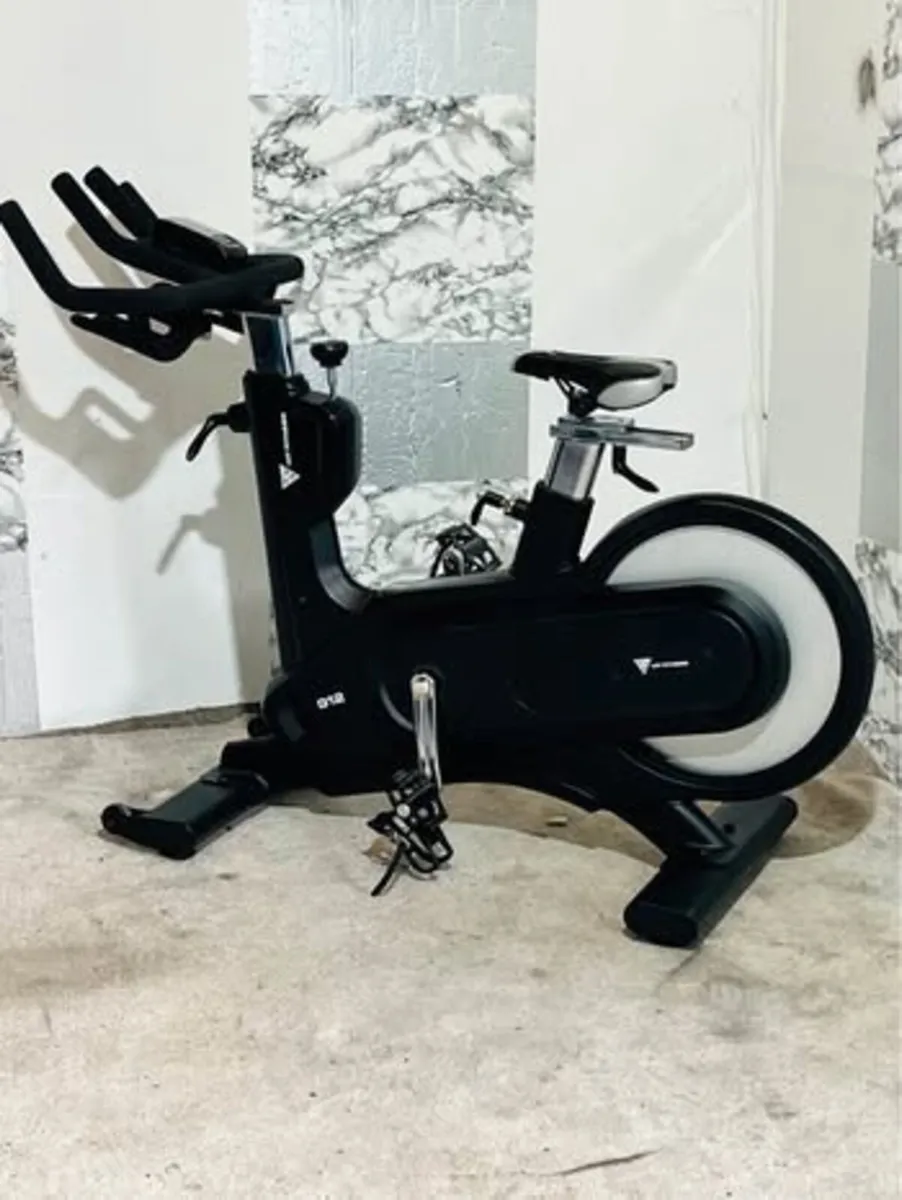 G12 HIT FITNESS LARGE  BIKE - Image 3