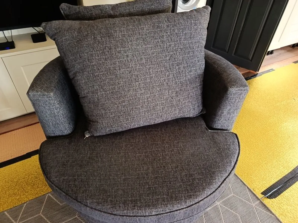 Cuddle chair - Image 2