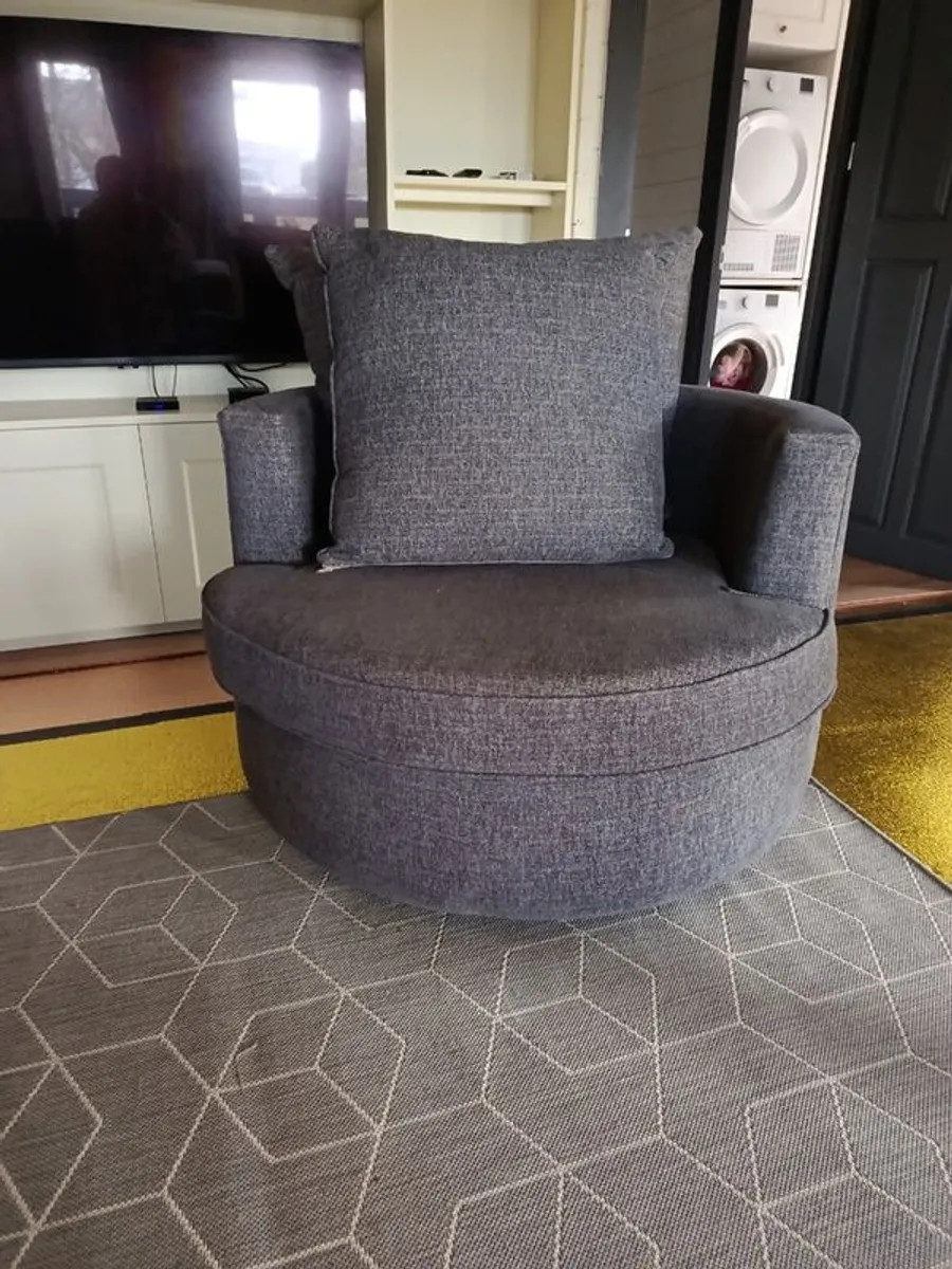 Cuddle chair - Image 3