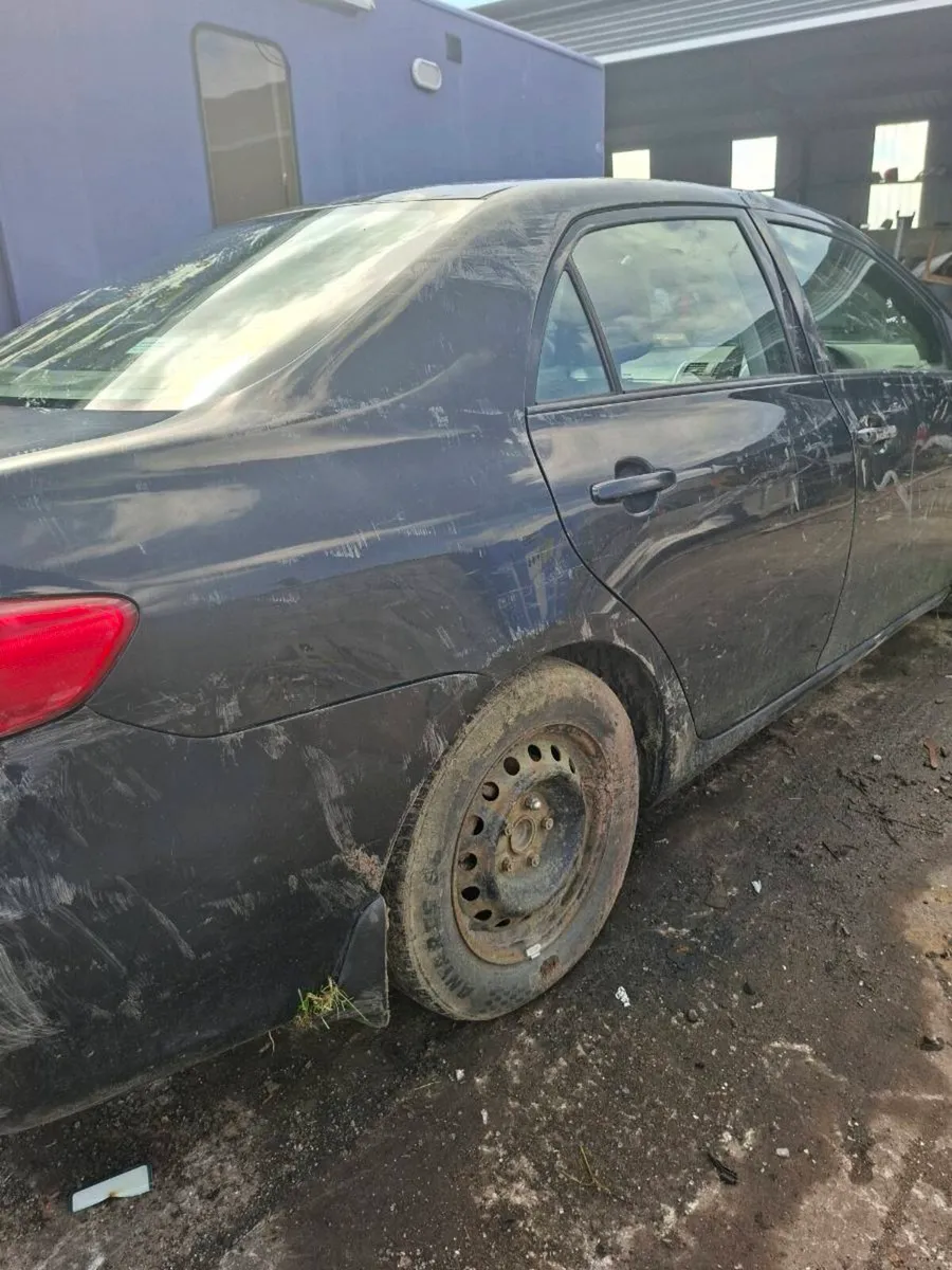 Toyota Corolla - Image 2