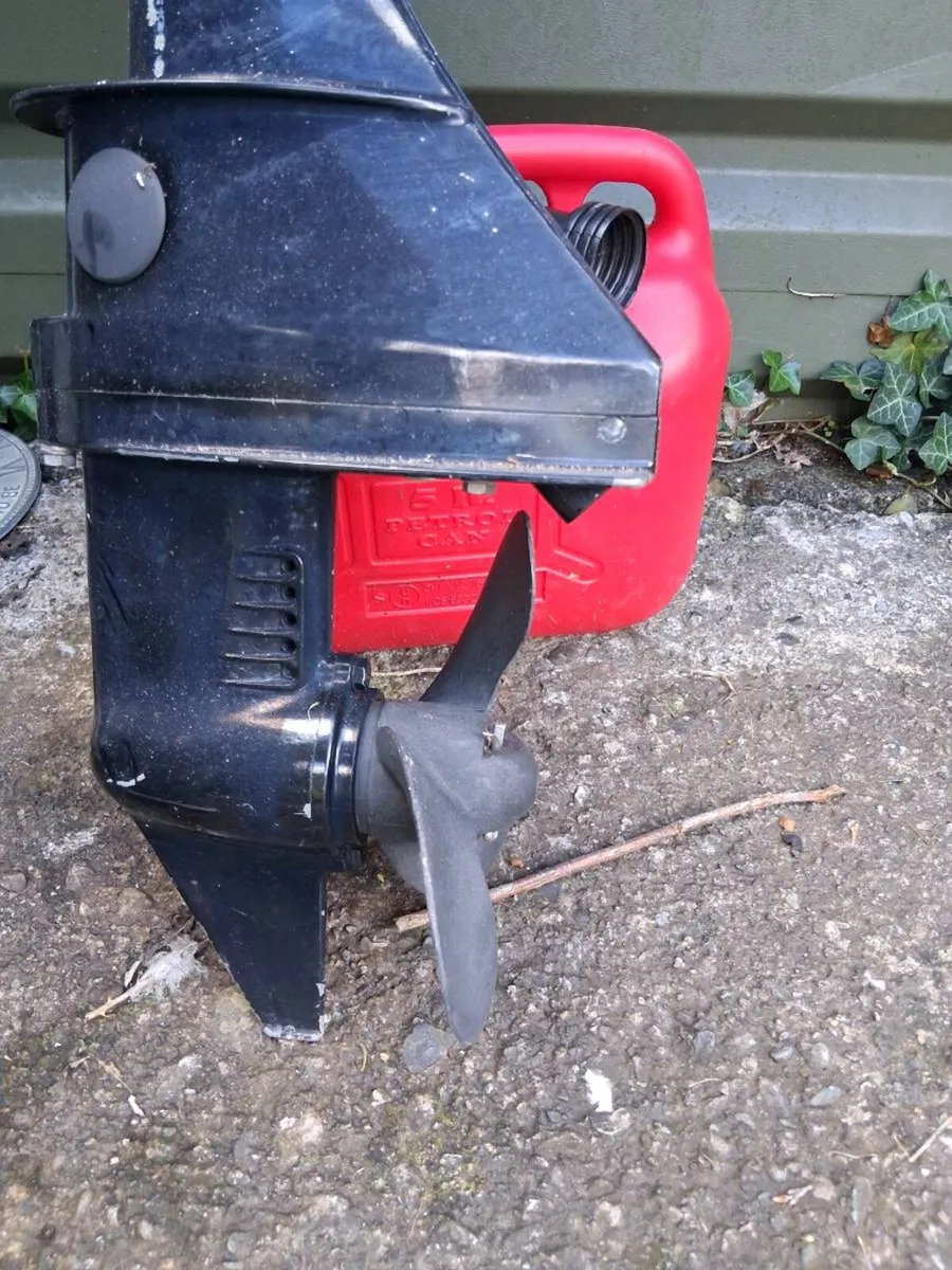 2.3 mtr Dinghy plus 3.3 hp Mariner outboard engine - Image 3