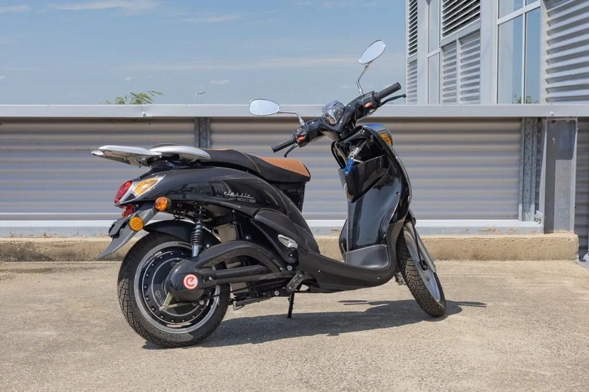 Scooter / Moped - Image 4