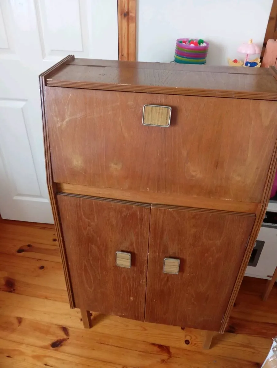 Drinks cabinet - Image 1