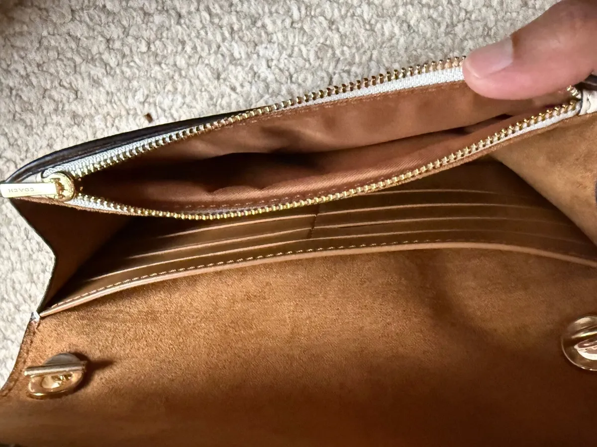 Coach wallet on chain Bag - Image 4