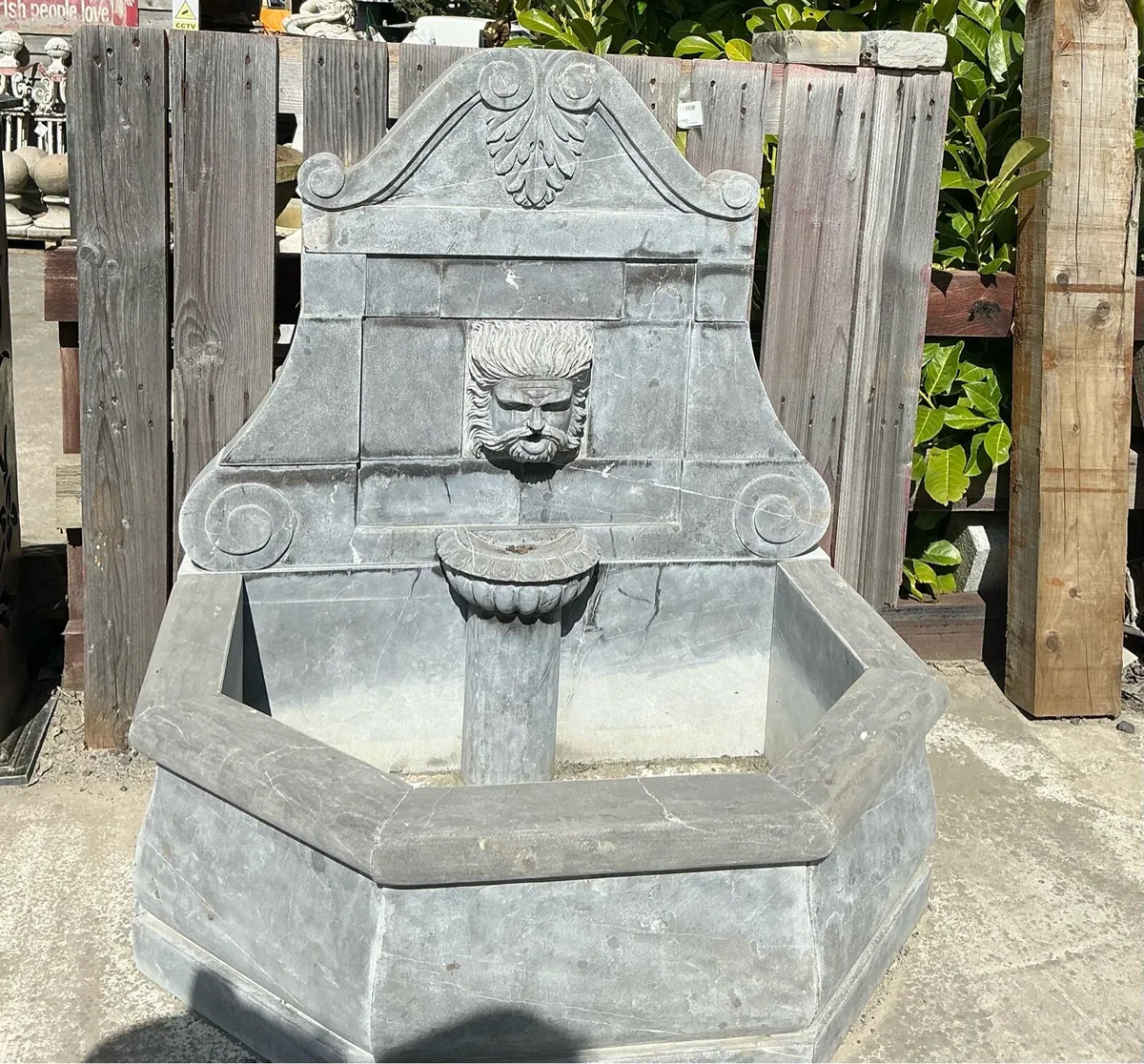 Selection of limestone wall fountains - Image 4