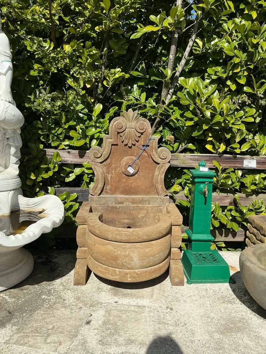 Selection of limestone wall fountains - Image 1