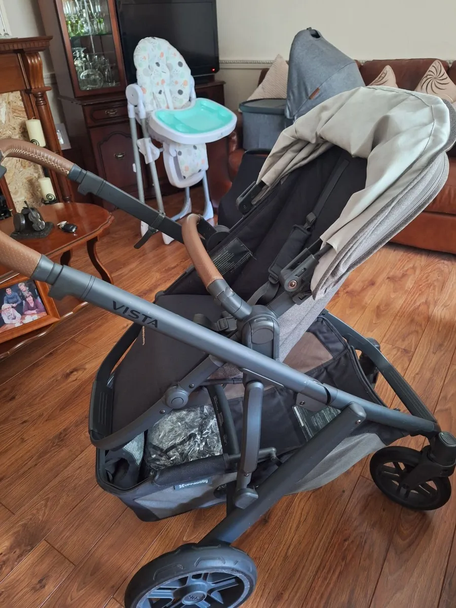 Uppababy Vista V2 Travel System Greyson - Image 2