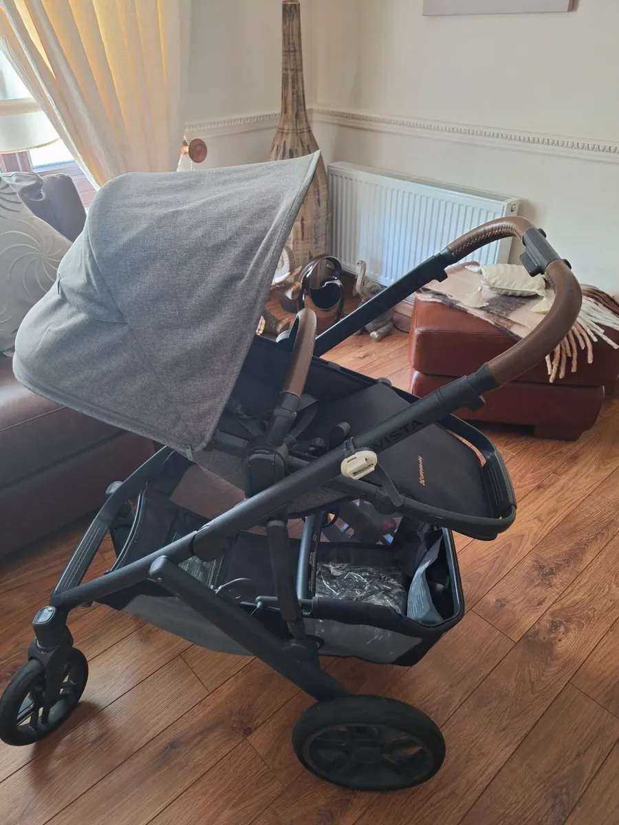 Uppababy Vista V2 Travel System Greyson - Image 4