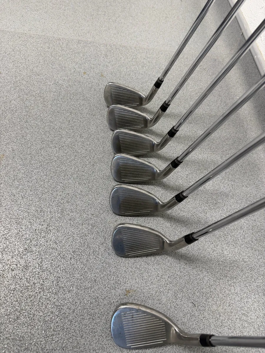 Taylormade R7 Irons 4-SW (No PW) - Image 1