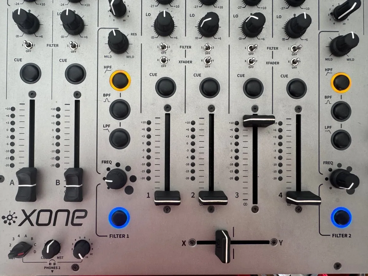 Allen & Heath Xone 96 mixer and case (Rarely used) - Image 4