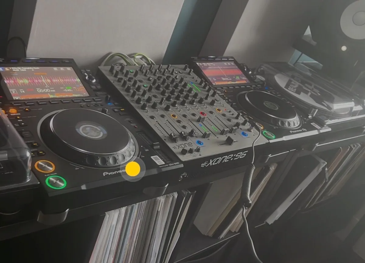 Allen & Heath Xone 96 mixer and case (Rarely used) - Image 1