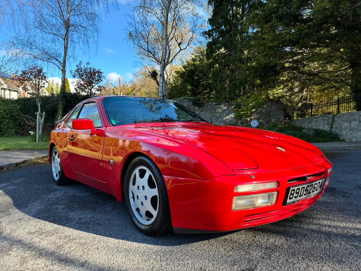 Porsche 944 Turbo - Image 1