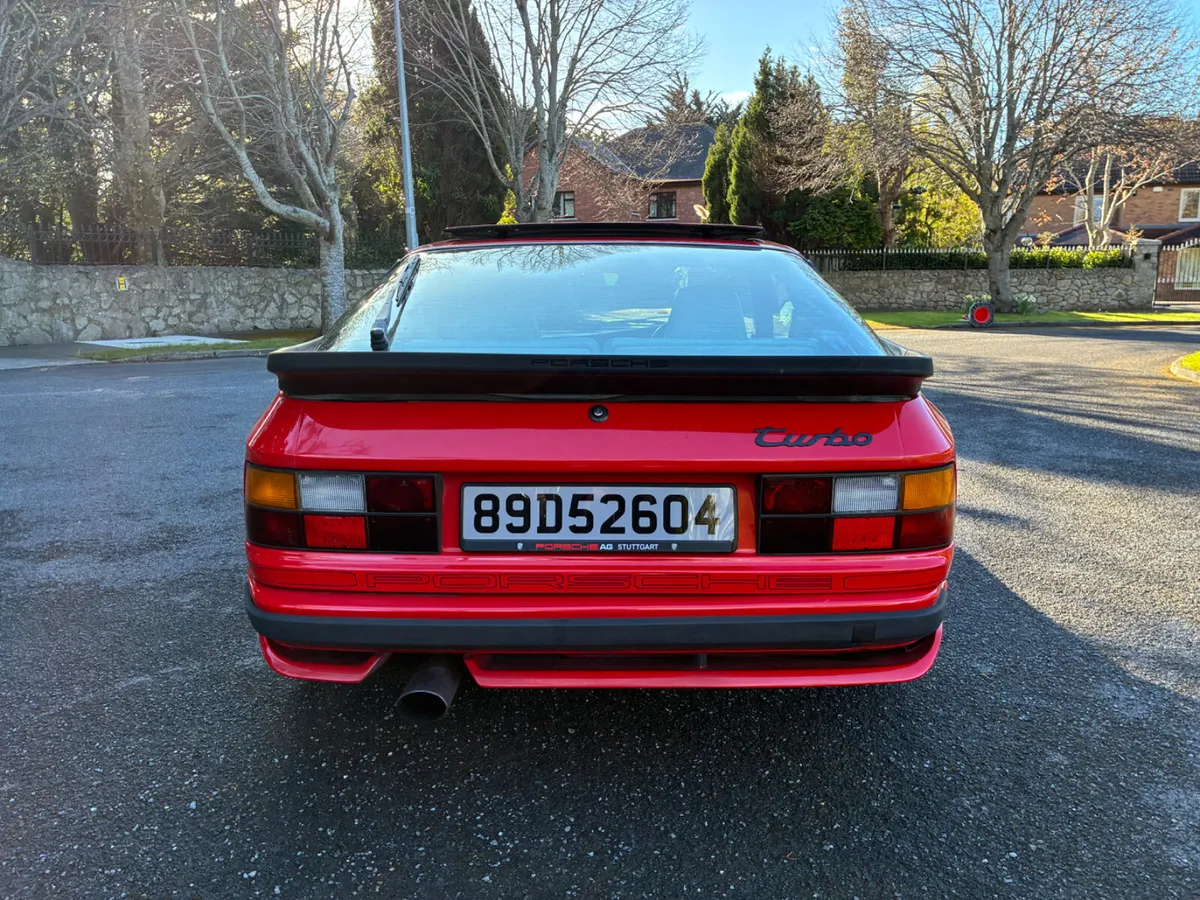 Porsche 944 Turbo - Image 4