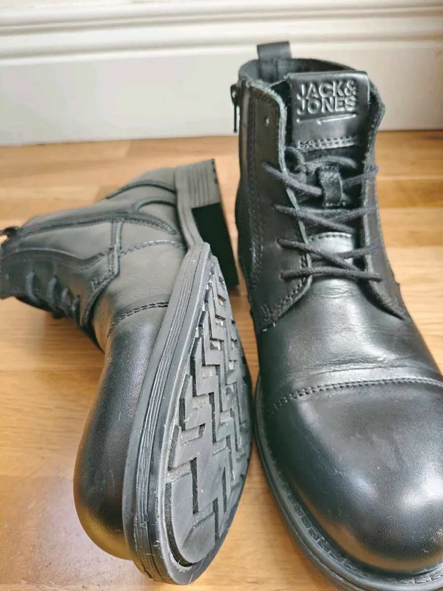 Black zip boots leather - Image 2