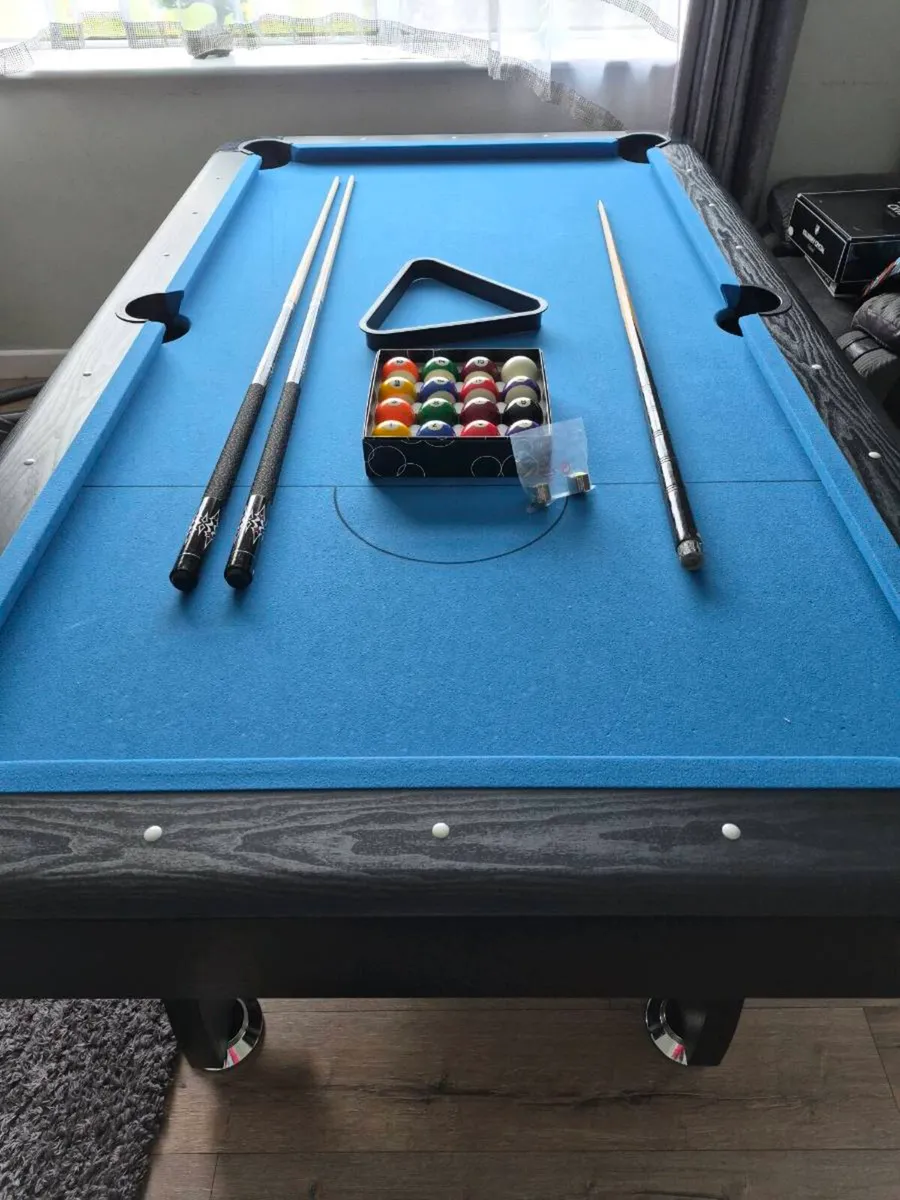 Pool table - Image 2