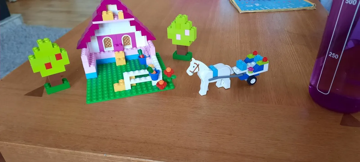 Toys/ lego and books - Image 4