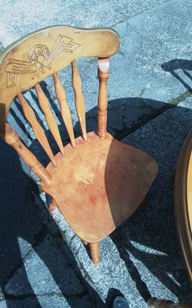 Table and 4 chairs - Image 3