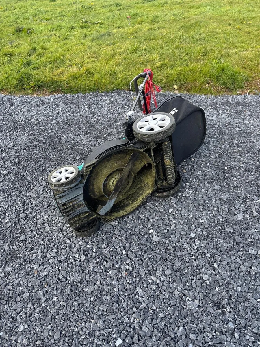 Lawn mower - Image 2