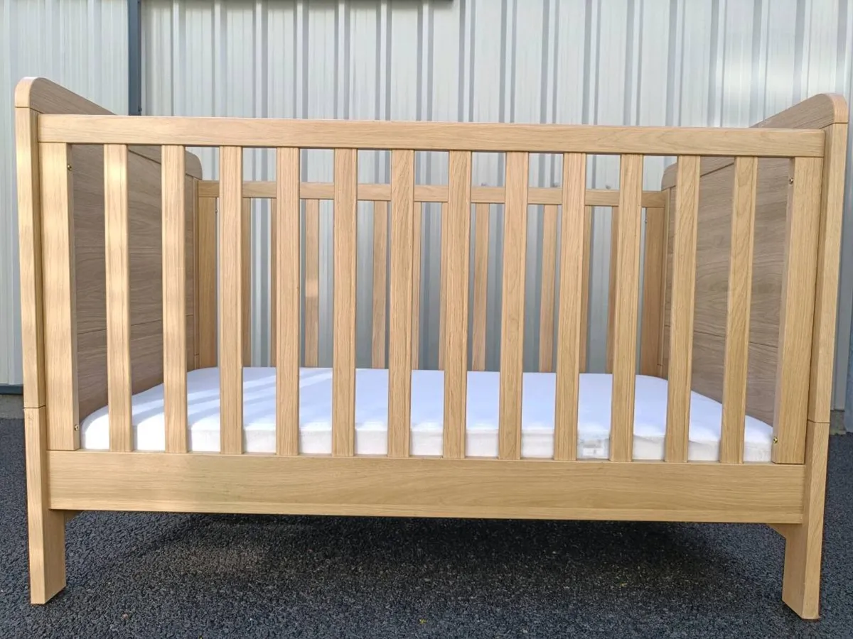 Mamas & Papas OAK Baby Cot/Toddler Bed - Image 4