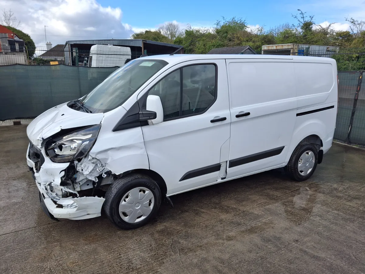 221 Ford Transit Custom Trend 2.0 Diesel - Image 2
