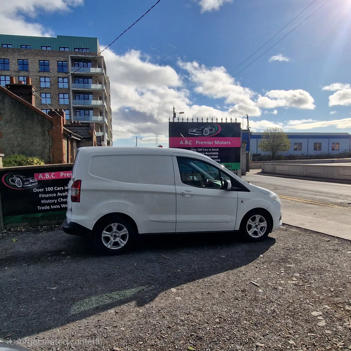 Ford Transit Courier Limited TDCI 5DR, 2019 - Image 4