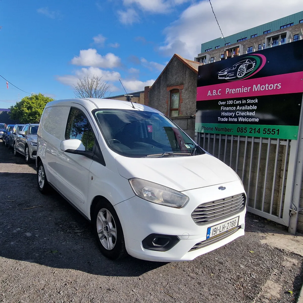 Ford Transit Courier Limited TDCI 5DR, 2019 - Image 1