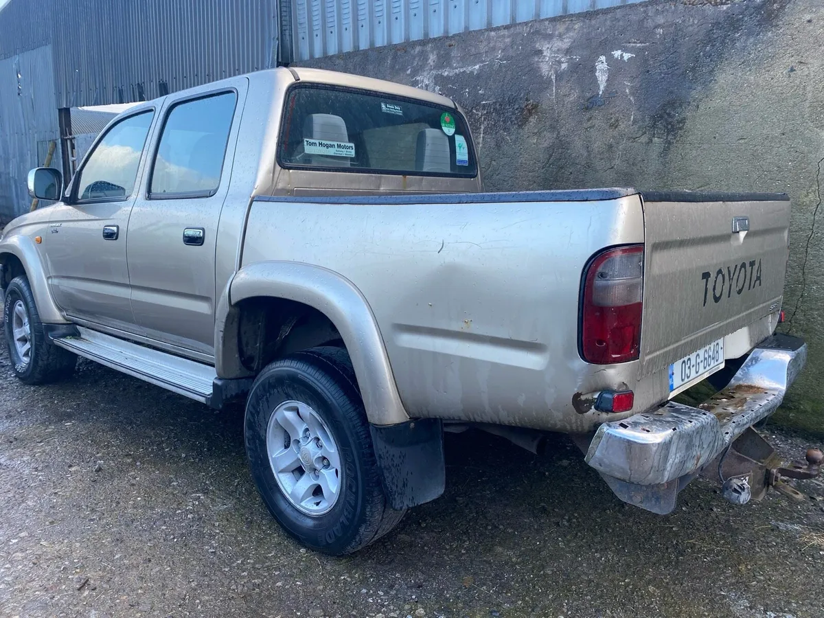 Toyota hilux - Image 3