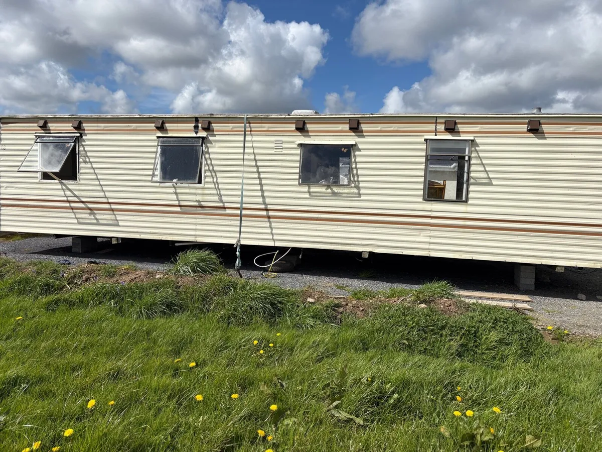 Mobile home - Image 1
