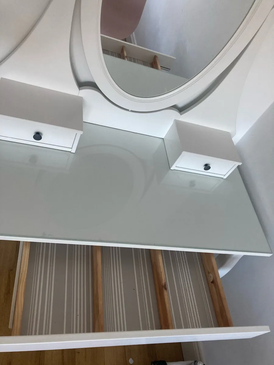 Dressing table - Image 2