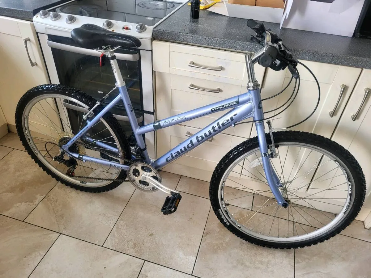 Ladies bike (LIKE NEW) - Image 1