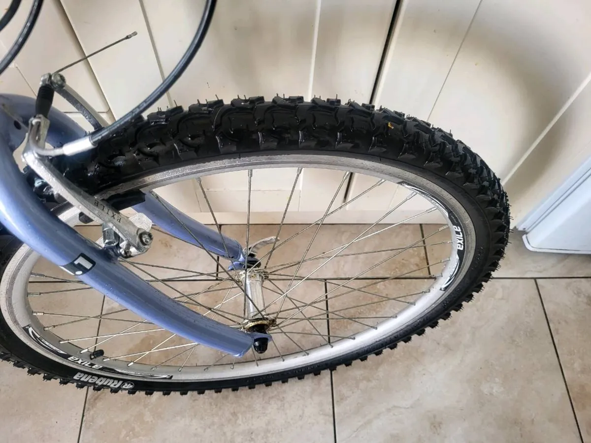 Ladies bike (LIKE NEW) - Image 2