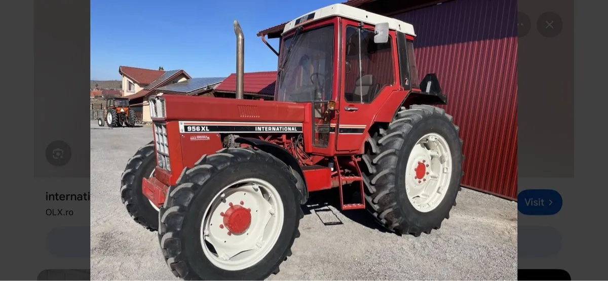 International 956 - Image 2