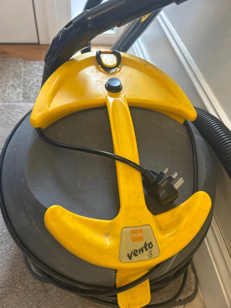 Vacuum Cleaner (TASKI) - Image 3
