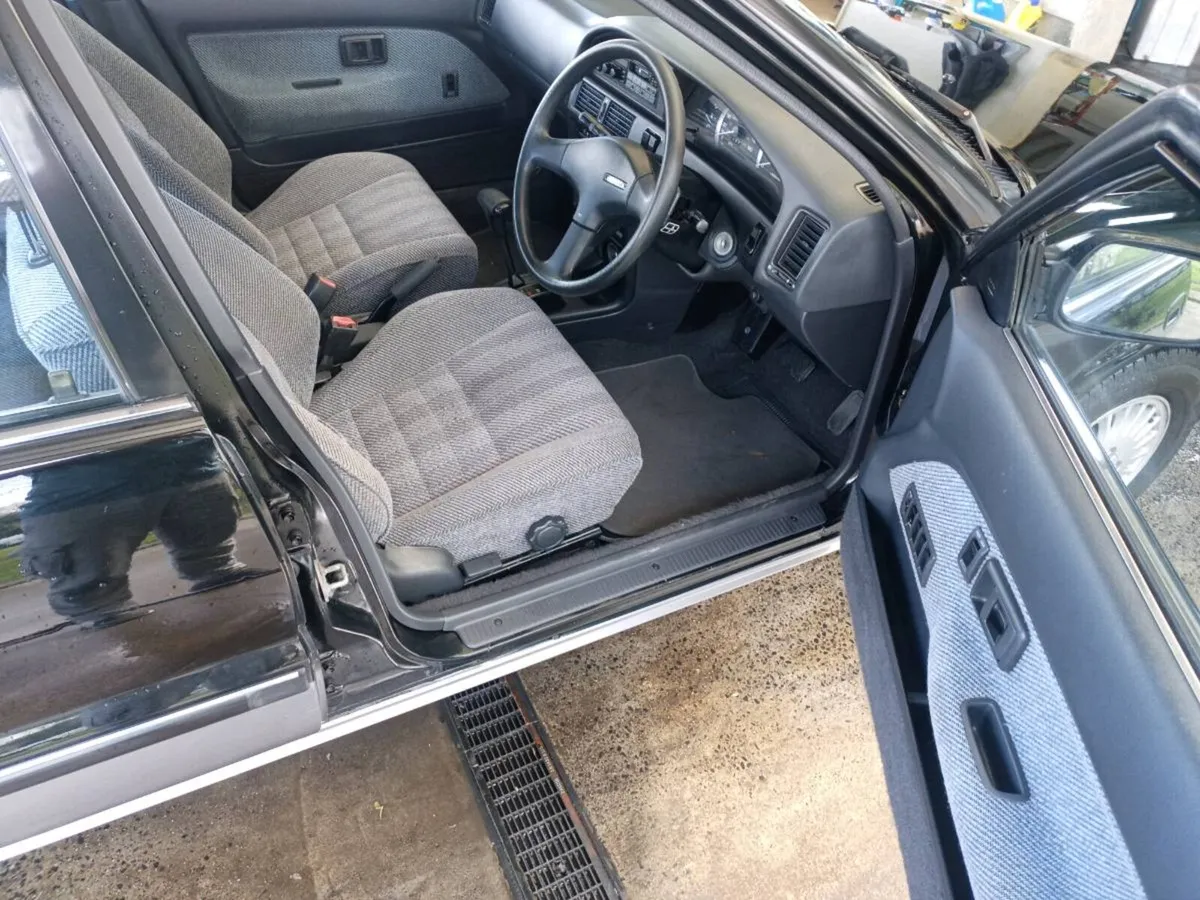 Toyota sprinter executive - Image 3