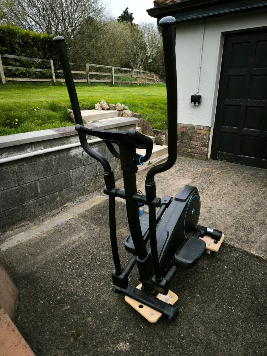 Cross trainer - Image 2
