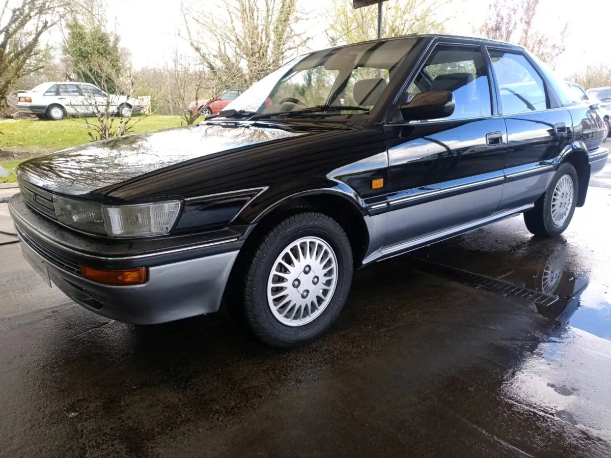 Toyota sprinter executive  + sprinter gl manual - Image 1