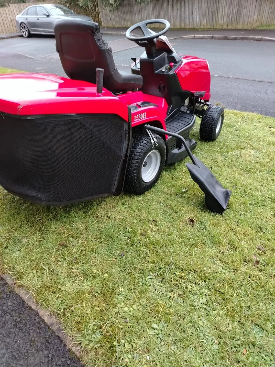 Mountfield ride on lawnmower - Image 1