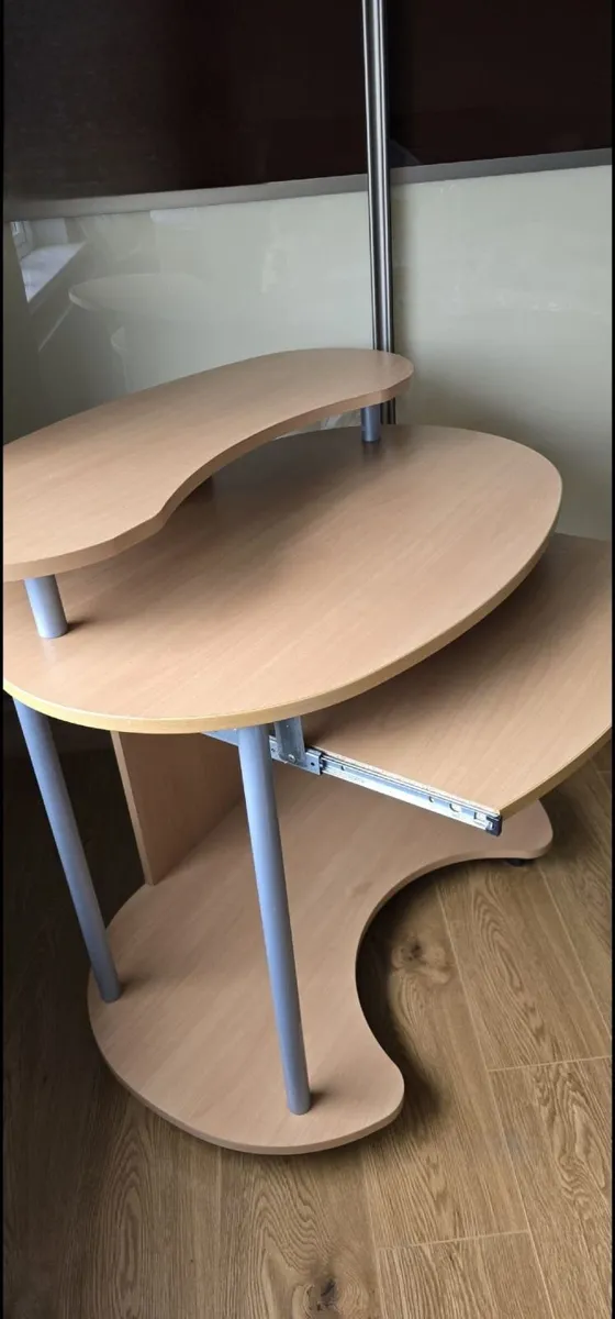 Office Table - Image 1