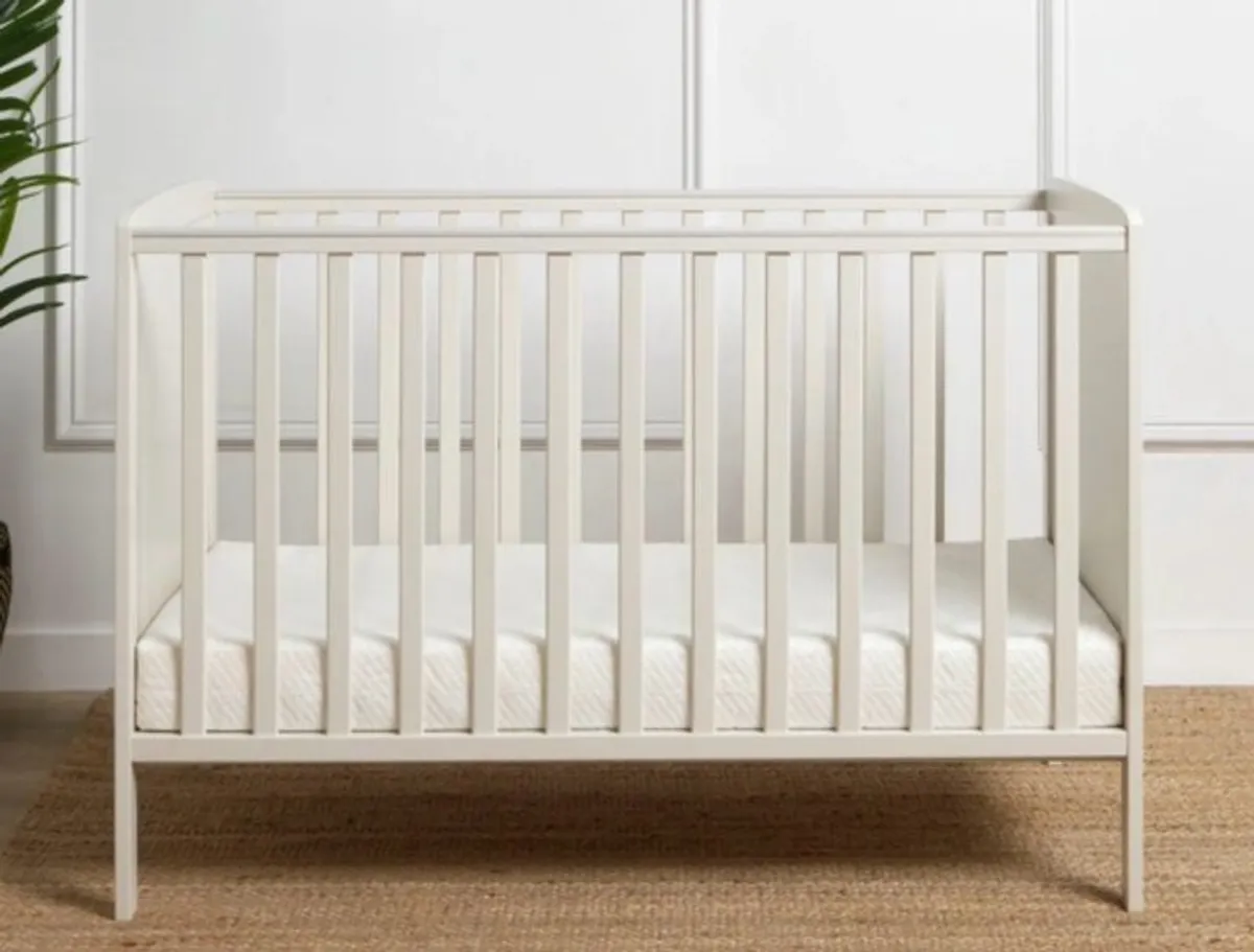 Elle Cot and Mattress by Baby Elegance - Image 2