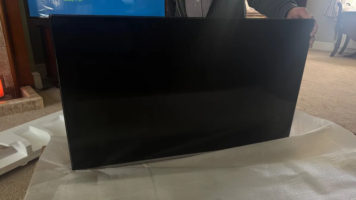 40” Samsung Smart tv - Image 1