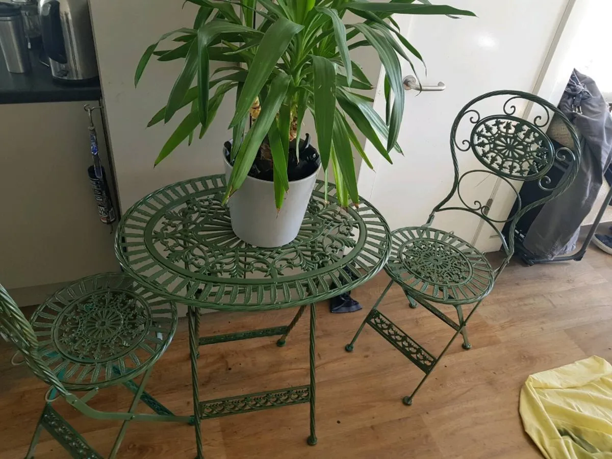 Bistro set - Image 1