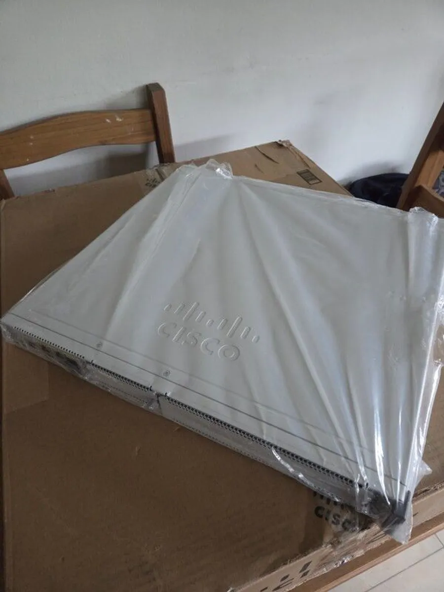 Cisco Catalyst C8300-1N1S-6T Edge Router (No Licence) - Image 4