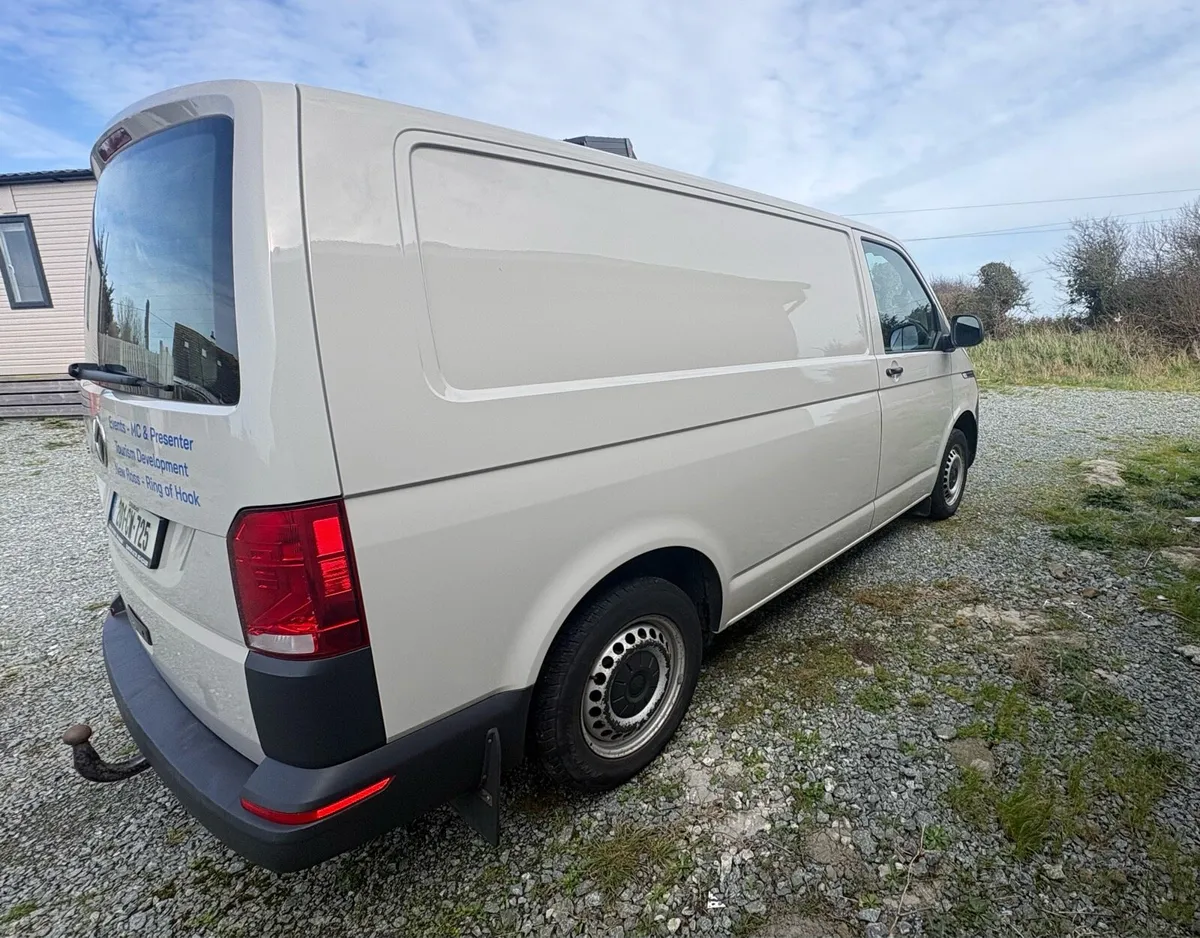 Volkswagen Transporter SWB  2021 - Image 4