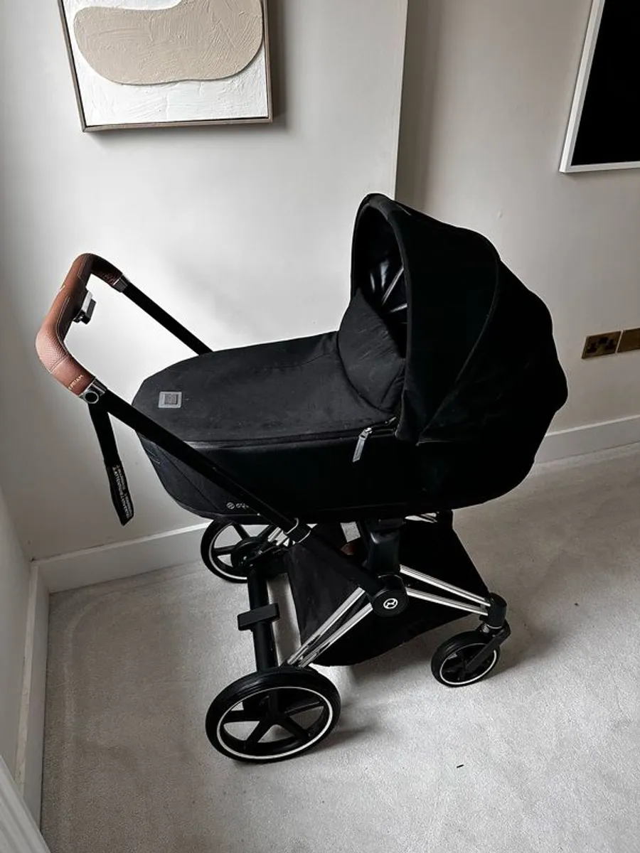 Cybex ePriam, with toddler chair and newborn bassinet with car seat adaptors - Image 1