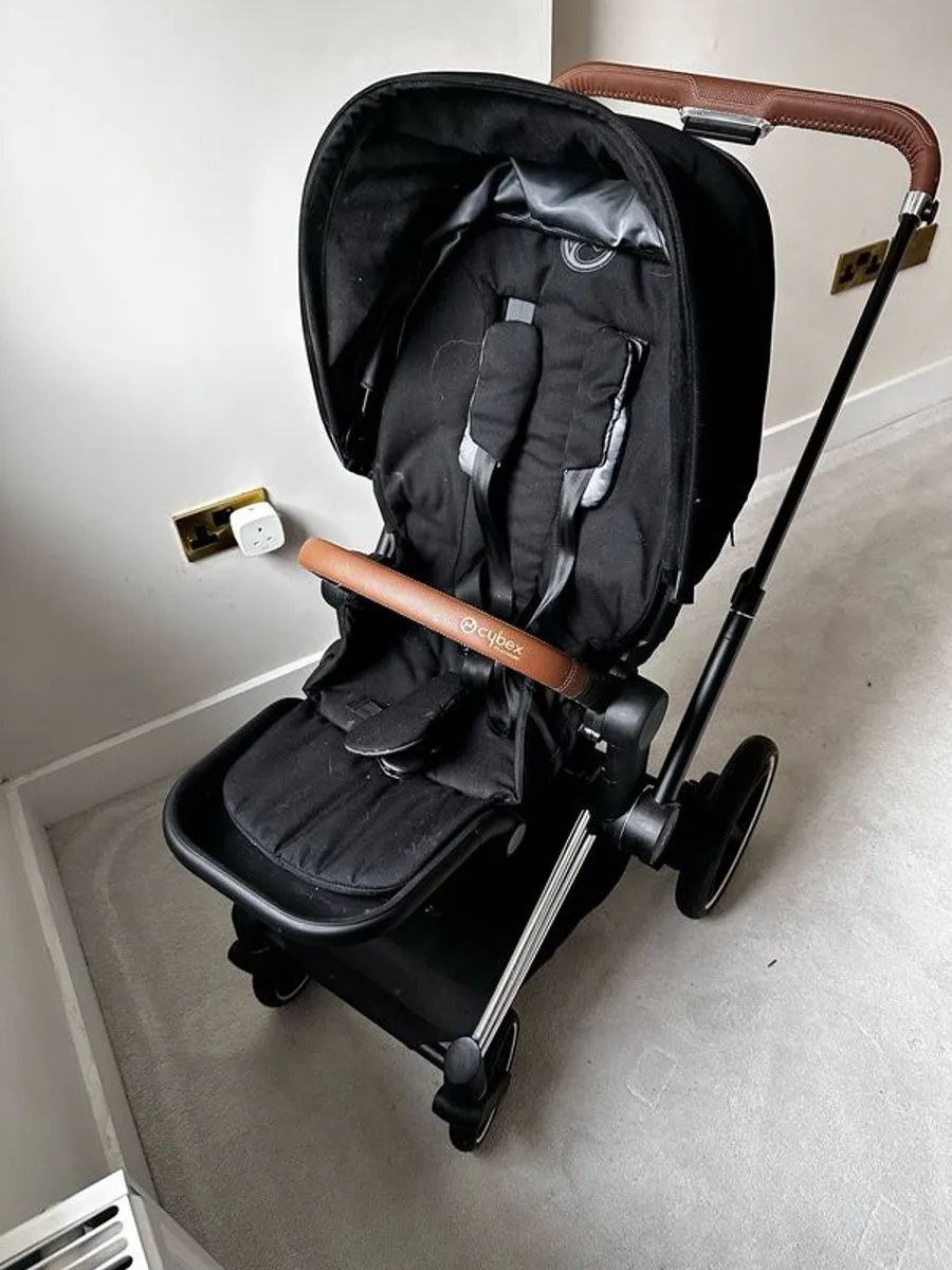 Cybex ePriam, with toddler chair and newborn bassinet with car seat adaptors - Image 2