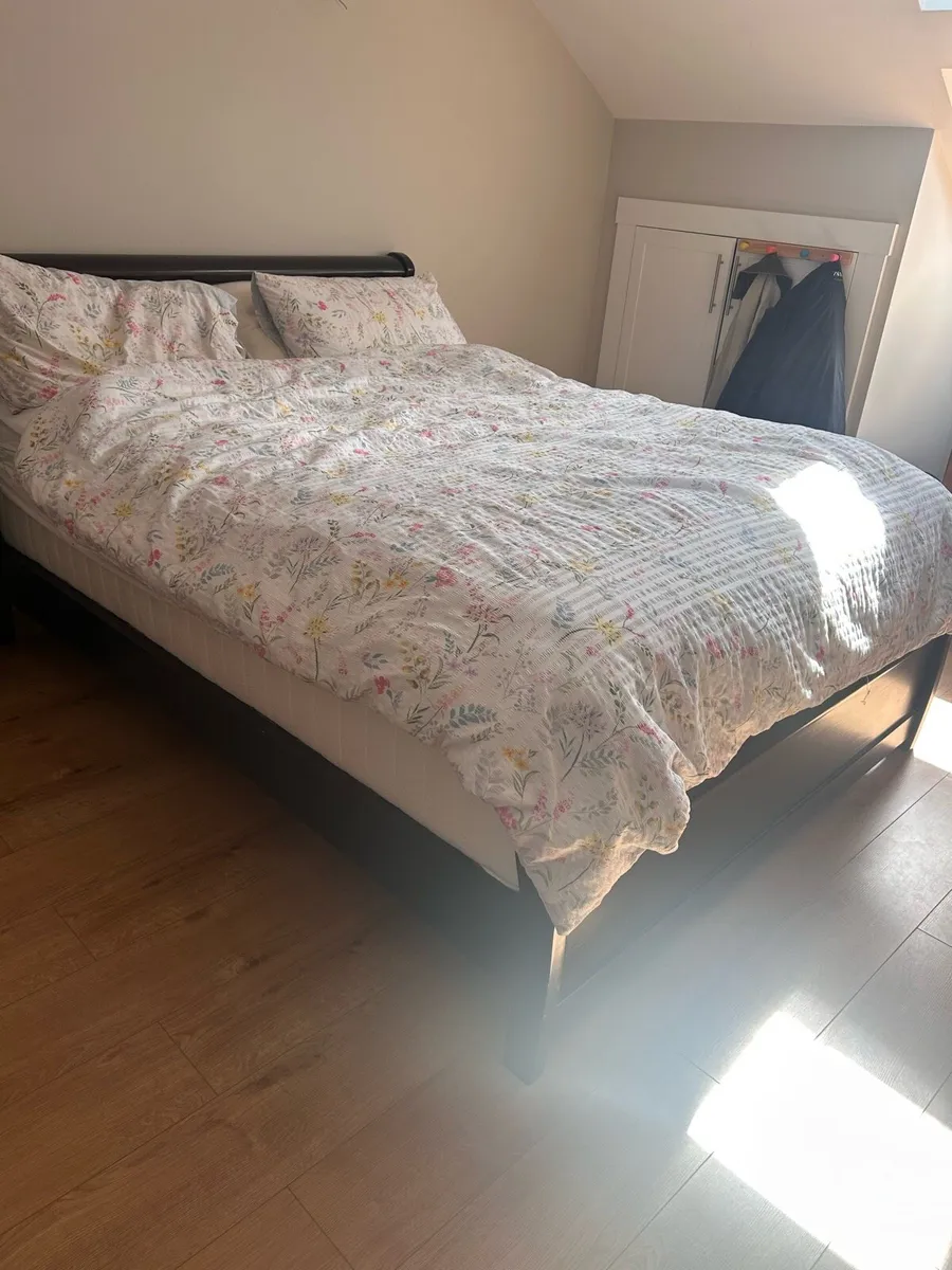 Bedroom set for 5 foot bed - Image 2