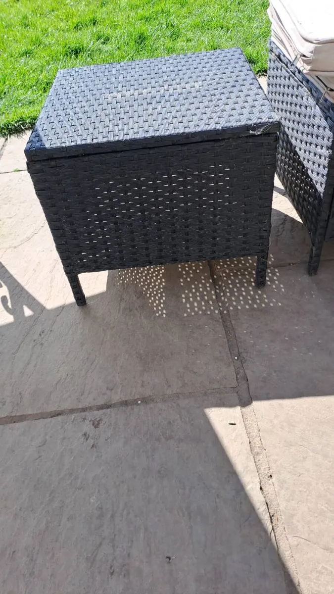 3 small ratten garden stools - Image 3