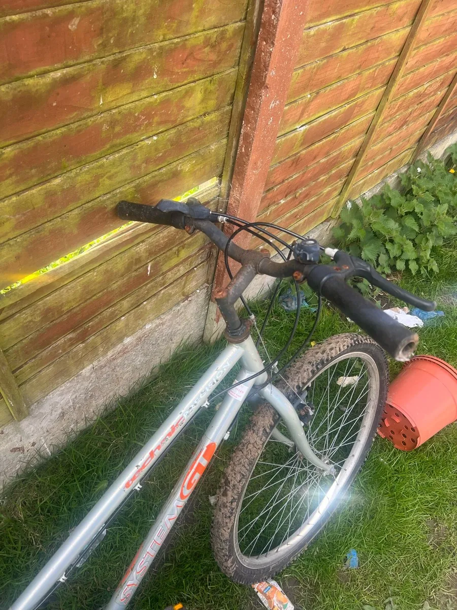 Cycling bikes for parts or fixing - Image 1